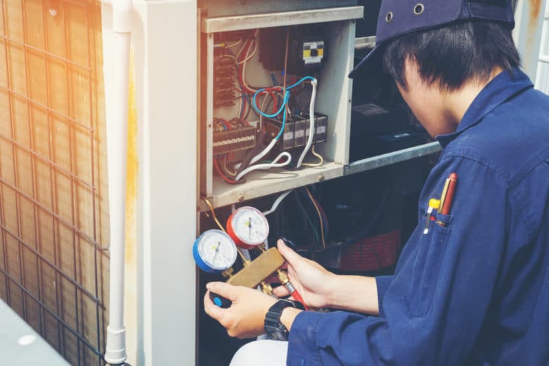 Ngành học liên quan đến việc sửa chữa, vận hành các thiết bị máy móc làm nóng, làm lạnh
